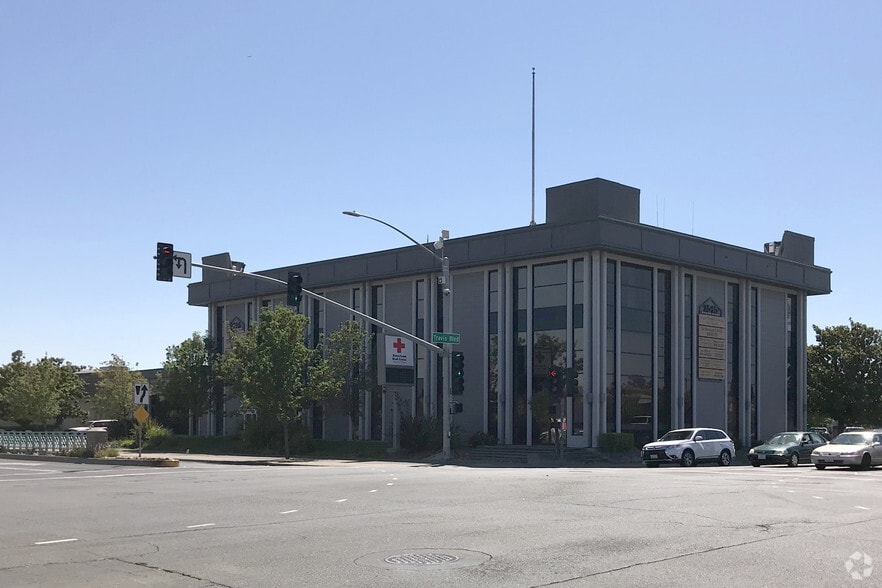 1545 N Texas St, Fairfield, CA for lease - Building Photo - Image 2 of 2