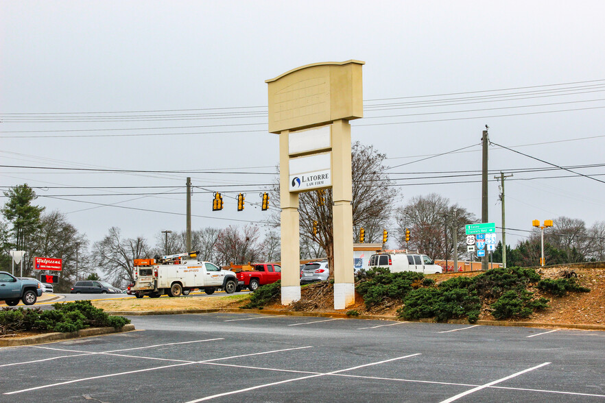 3214-3220 W Blue Ridge Dr, Greenville, SC for lease - Building Photo - Image 3 of 4