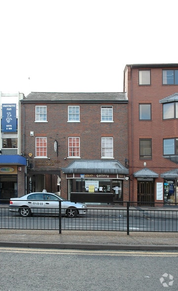 2 Eleanors Cross, Dunstable for sale - Primary Photo - Image 1 of 1