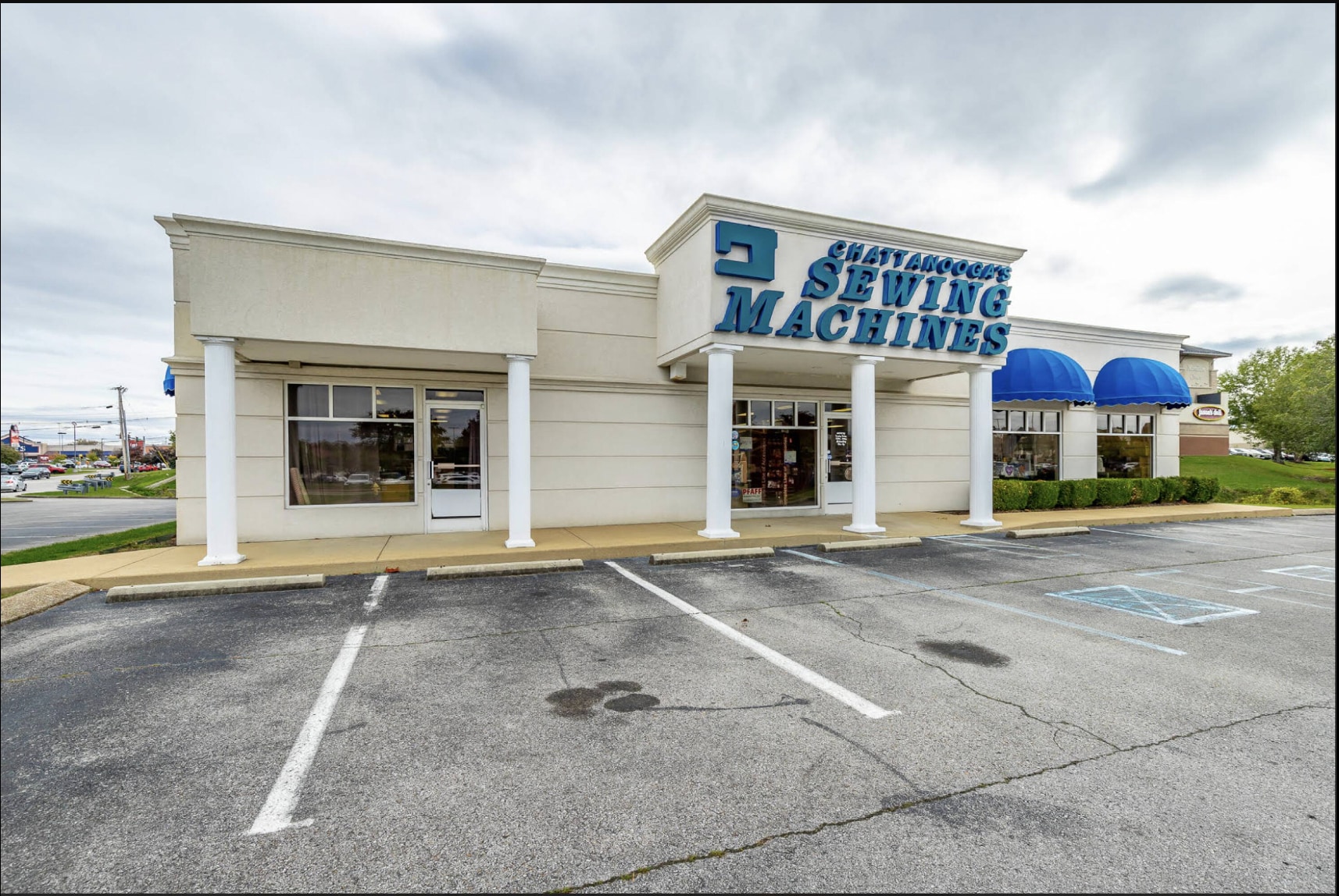 2200A Hamilton Place Blvd, Chattanooga, TN for sale Building Photo- Image 1 of 13