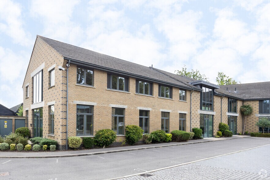 Eastern Rd, Bracknell for sale - Primary Photo - Image 1 of 1