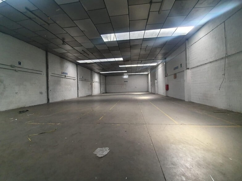 Industrial in Dos Hermanas for lease - Building Photo - Image 3 of 10