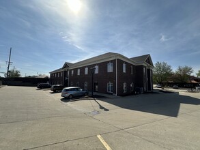 1370 E Primrose St, Springfield, MO for lease Building Photo- Image 2 of 12