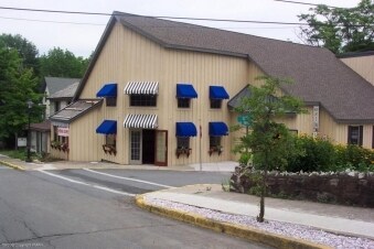 92 Main St, Delaware Water Gap, PA for sale Primary Photo- Image 1 of 1