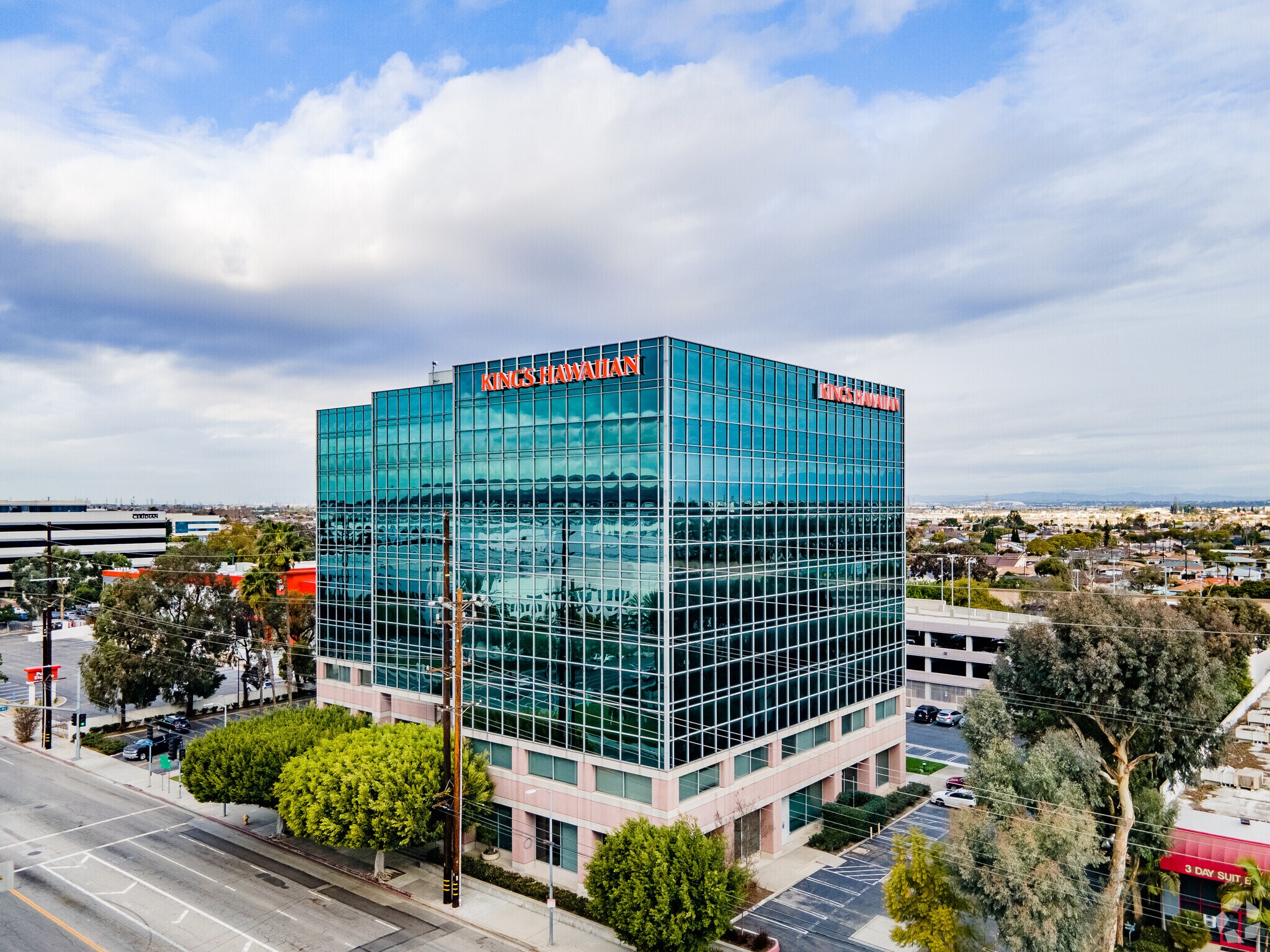 1411 W 190th St, Gardena, CA 90248 L.A. Plaza