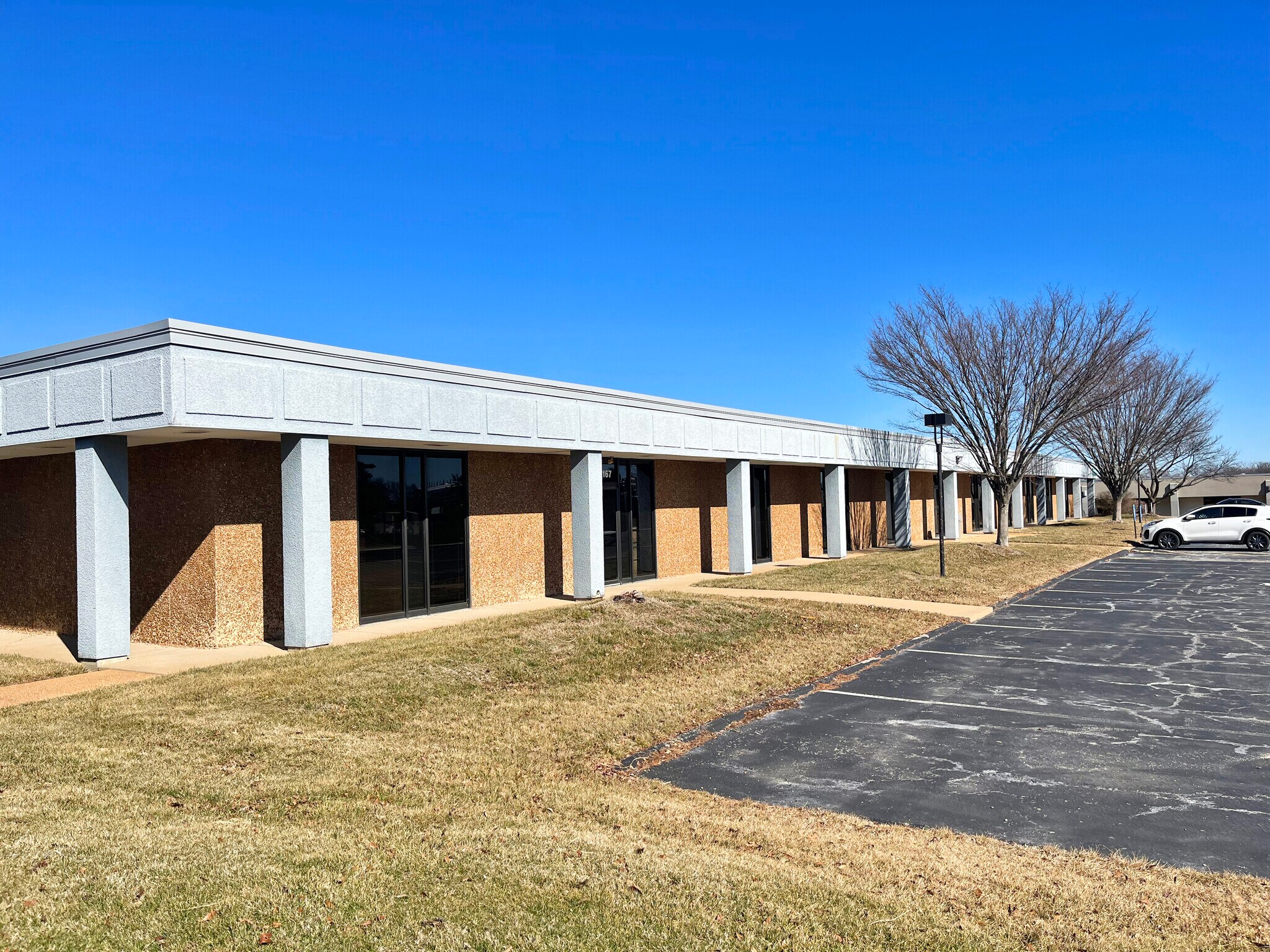 10151-10167 Corporate Square Dr, Creve Coeur, MO for sale Building Photo- Image 1 of 7
