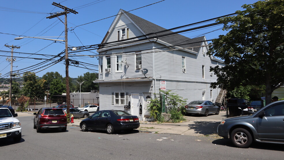 267-269 6th Ave, Paterson, NJ for sale - Building Photo - Image 1 of 3