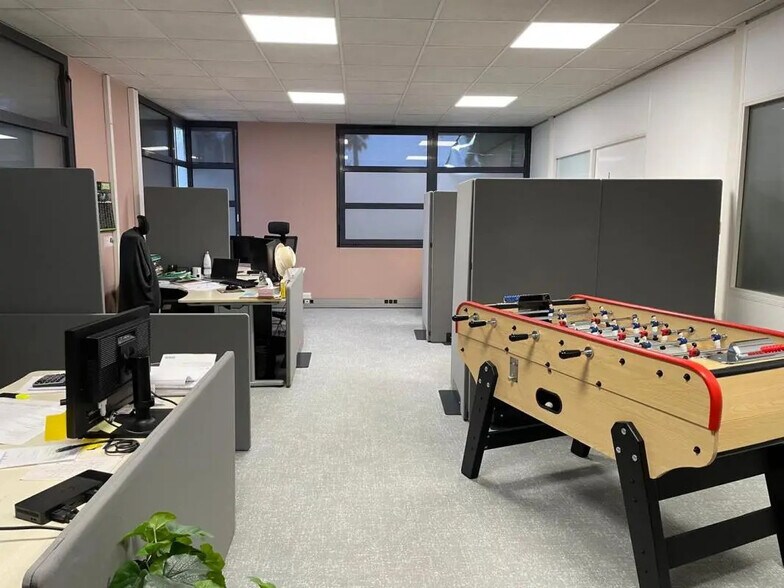 Office in La Seyne-sur-Mer for lease - Interior Photo - Image 3 of 6