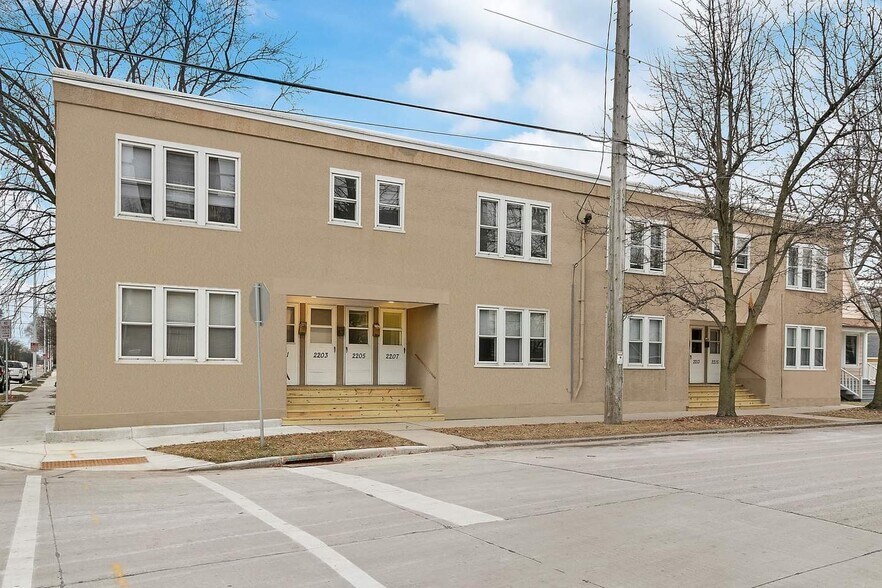 2201-2215 65th St, Kenosha, WI for sale - Building Photo - Image 1 of 1