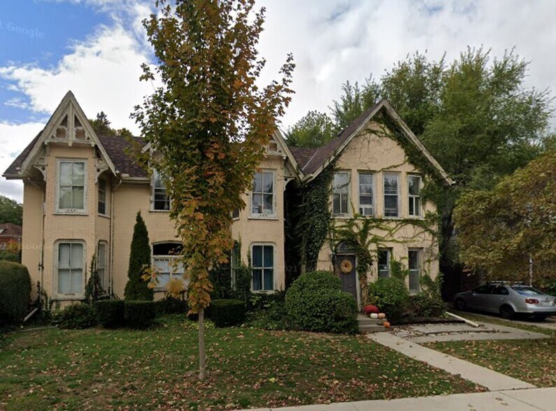 34 Oak St, Cambridge, ON for sale - Primary Photo - Image 1 of 1