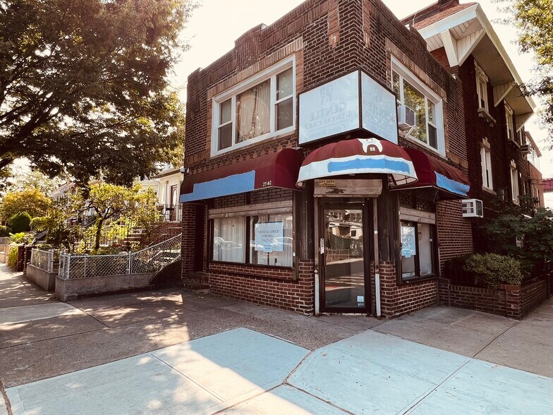 2702 Ditmars Blvd, Astoria, NY 11105