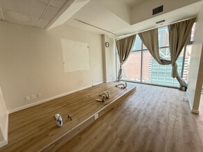 135-16 Roosevelt Ave, Flushing, NY for lease Building Photo- Image 2 of 10