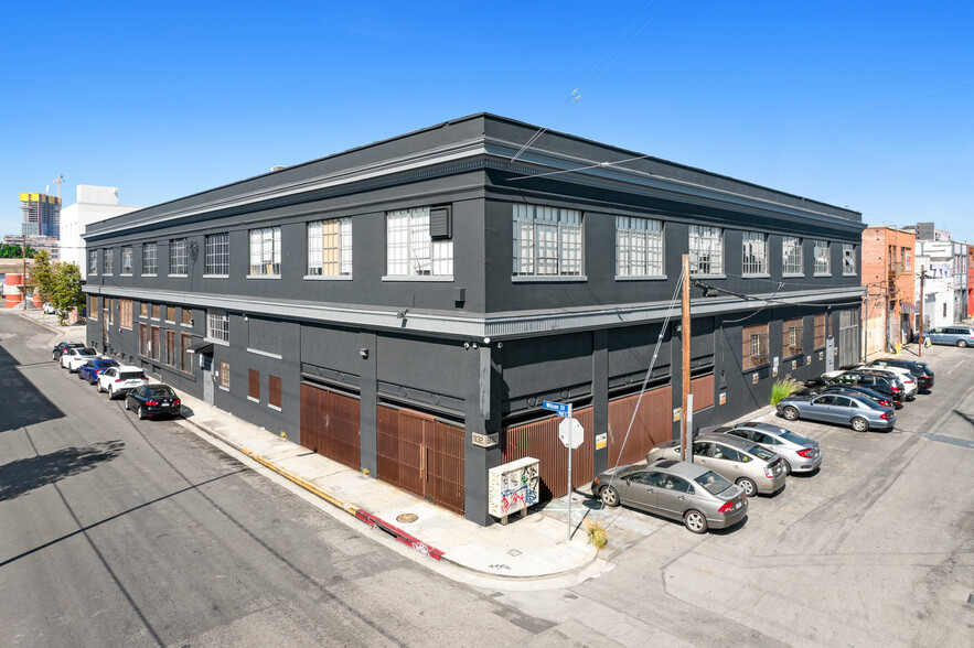 932 Wilson St, Los Angeles, CA for lease - Building Photo - Image 1 of 32