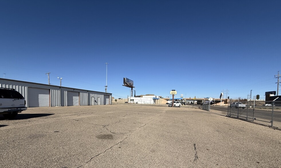 1720 Nelson, Amarillo, TX for lease - Primary Photo - Image 2 of 4