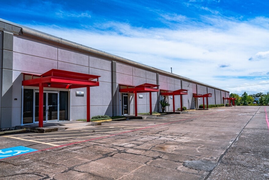 902-910 Gemini, Houston, TX for lease - Building Photo - Image 3 of 9