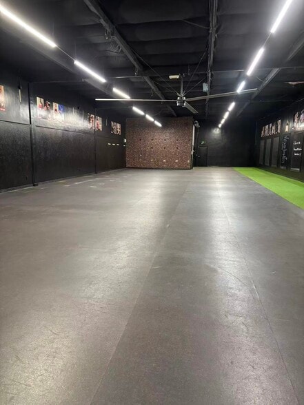 7075 Commerce Cir, Pleasanton, CA for lease - Building Photo - Image 3 of 6