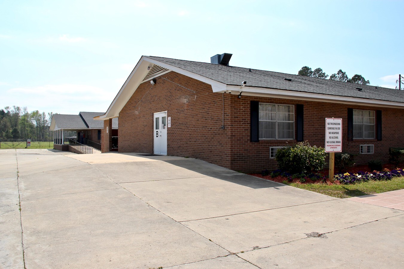 1165 W Parkton Tobermory Rd, Parkton, NC 28371