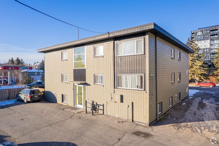 1740-1744 28th St SW, Calgary, AB for sale - Primary Photo - Image 1 of 1