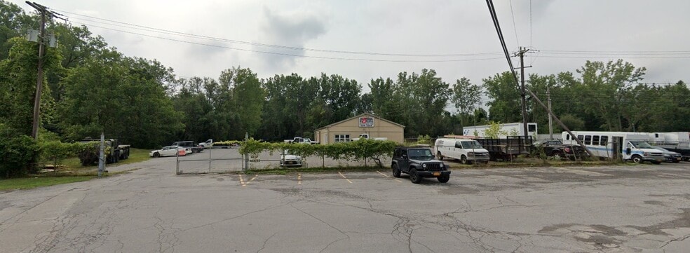 6495 Transit Rd, Bowmansville, NY for lease - Primary Photo - Image 1 of 2