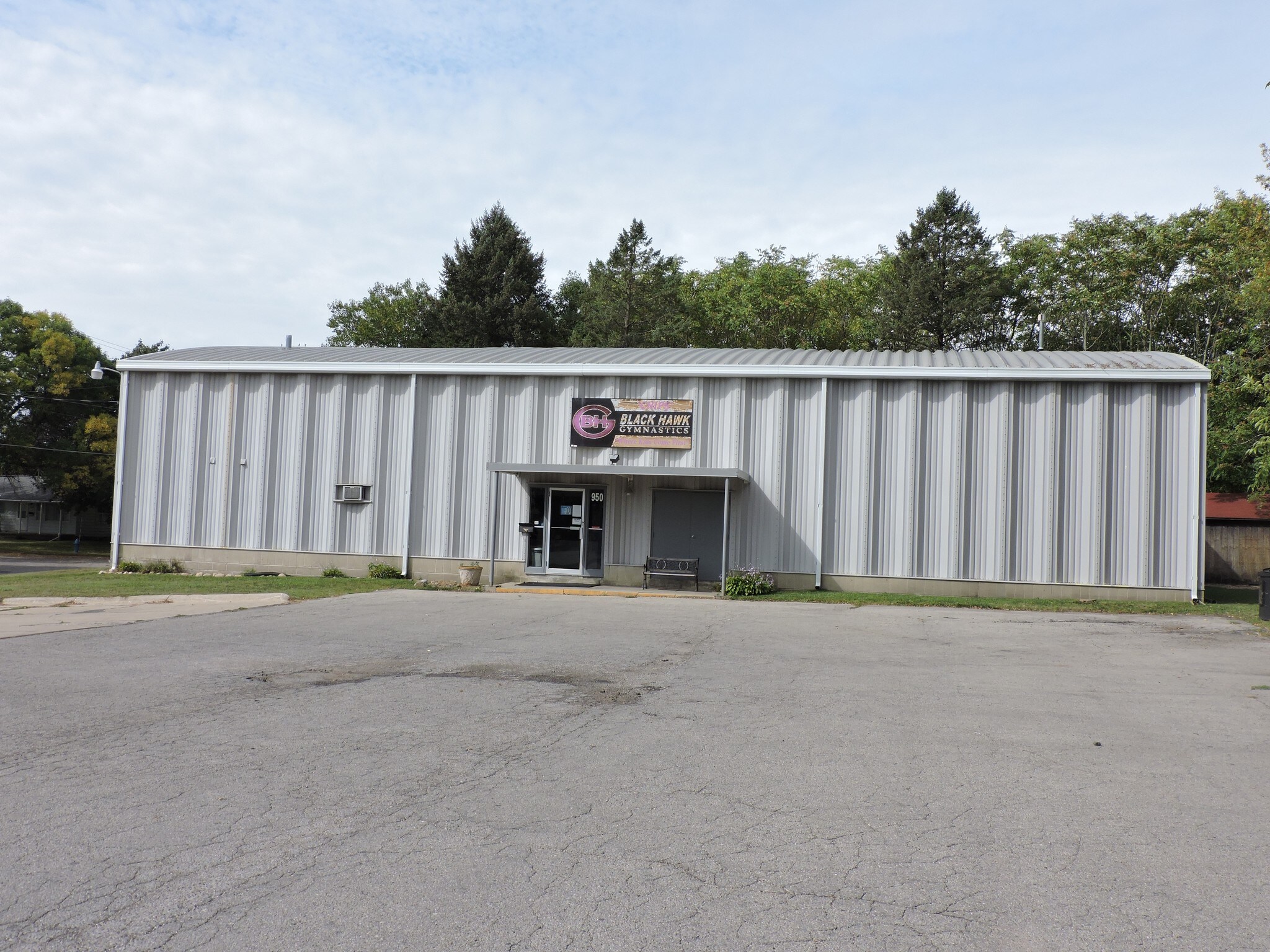 950 Sheerer Ave, Waterloo, IA for sale Primary Photo- Image 1 of 1