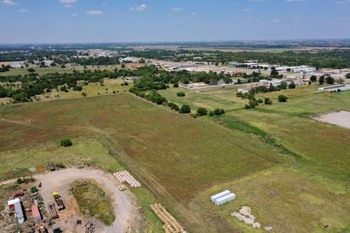 Pikes Peak Road Rd, Chickasha, OK for sale - Building Photo - Image 2 of 7