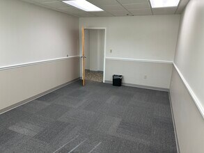 498 Palm Springs Dr, Altamonte Springs, FL for lease Interior Photo- Image 1 of 2