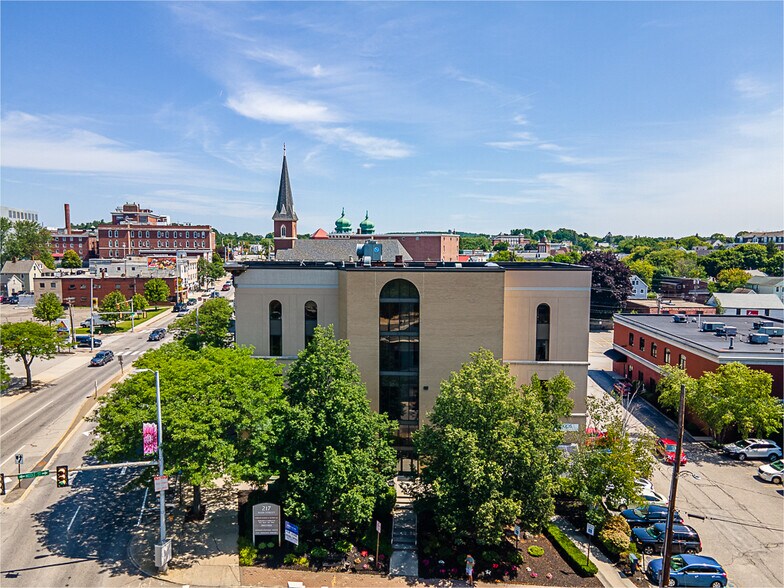 217 Main St, Lewiston, ME for lease - Building Photo - Image 1 of 18