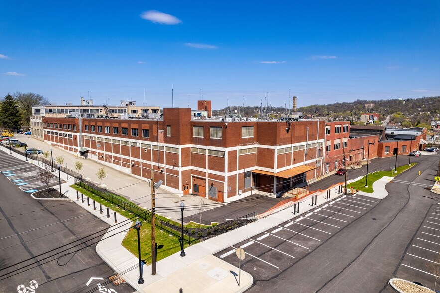 400 N Lexington St, Pittsburgh, PA for lease - Building Photo - Image 1 of 39