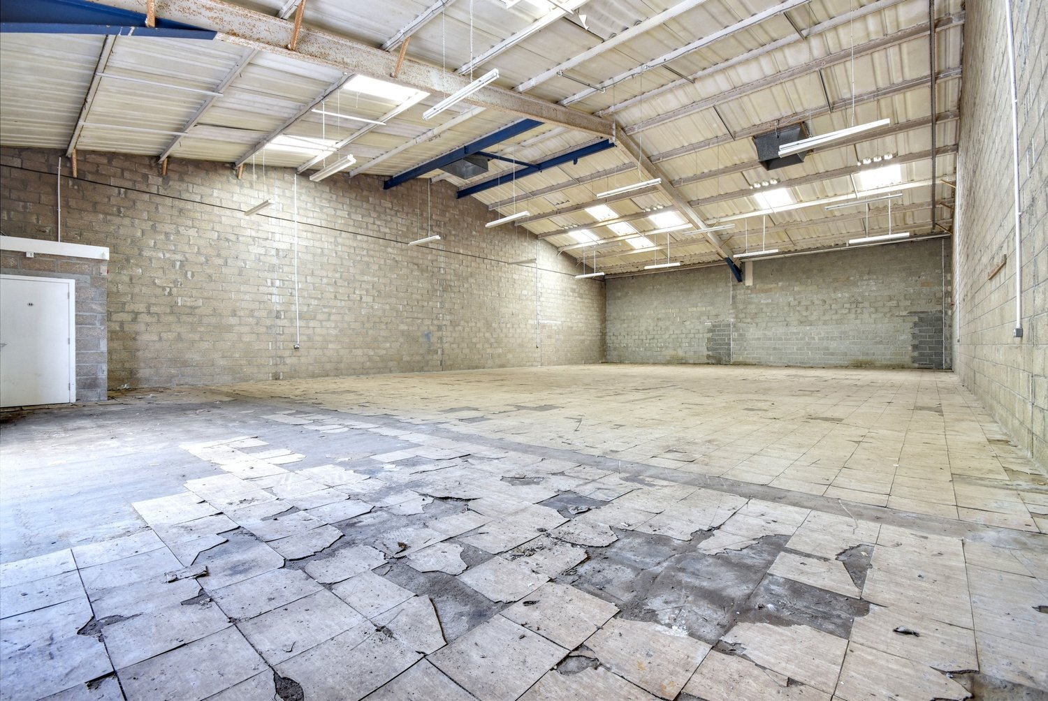 Earnhill Rd, Greenock for lease Interior Photo- Image 1 of 2