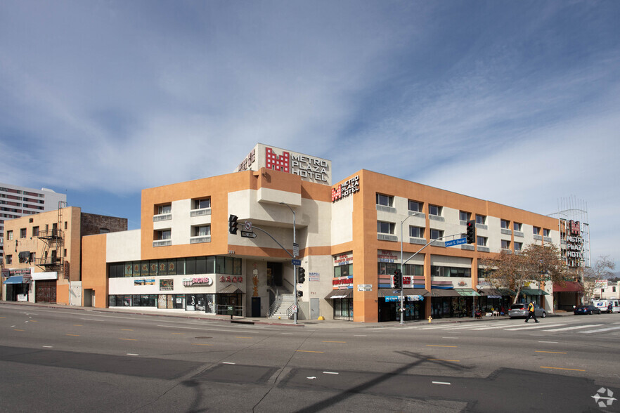 701-711 N Main St, Los Angeles, CA for lease - Primary Photo - Image 1 of 9