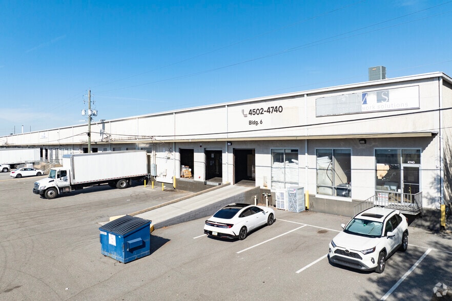 4702-4788 Distribution Dr, Tampa, FL for lease - Building Photo - Image 3 of 10