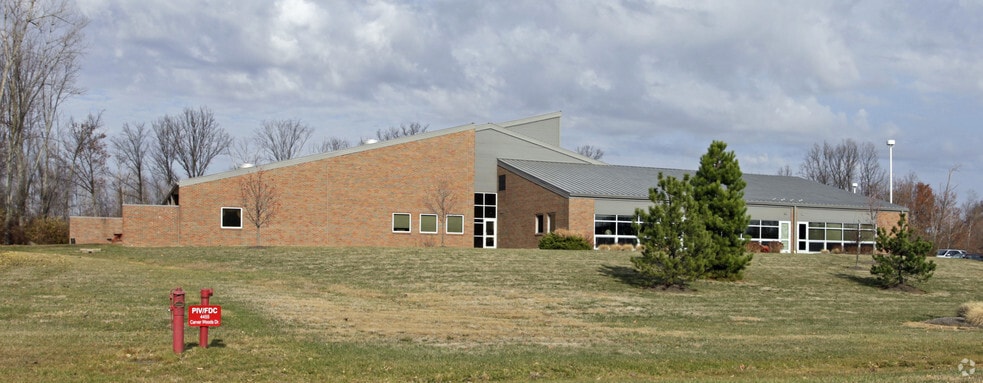 4455 Carver Woods Dr, Cincinnati, OH for sale - Building Photo - Image 1 of 2