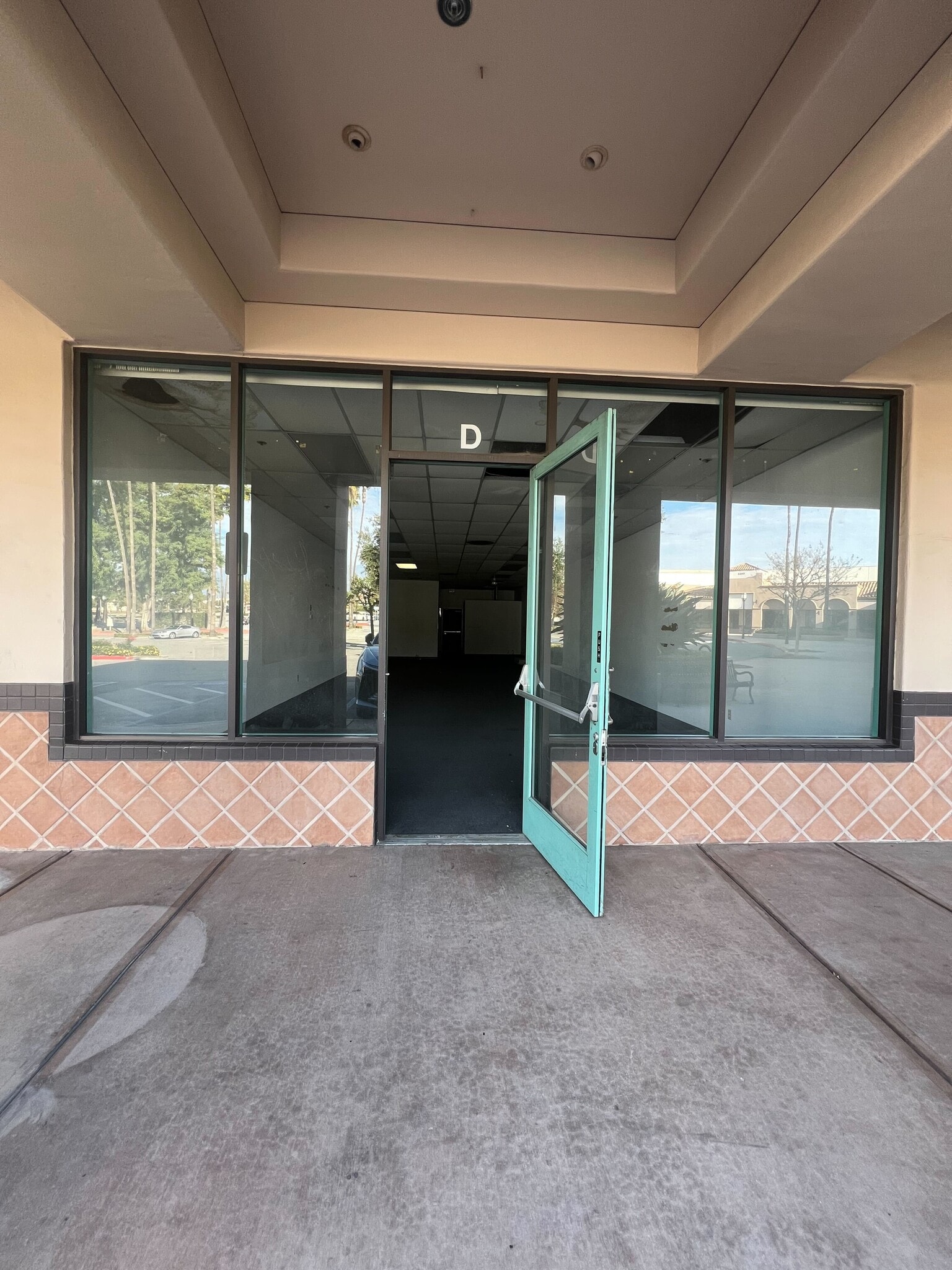 5533-5549 Philadelphia St, Chino, CA for lease Building Photo- Image 1 of 4
