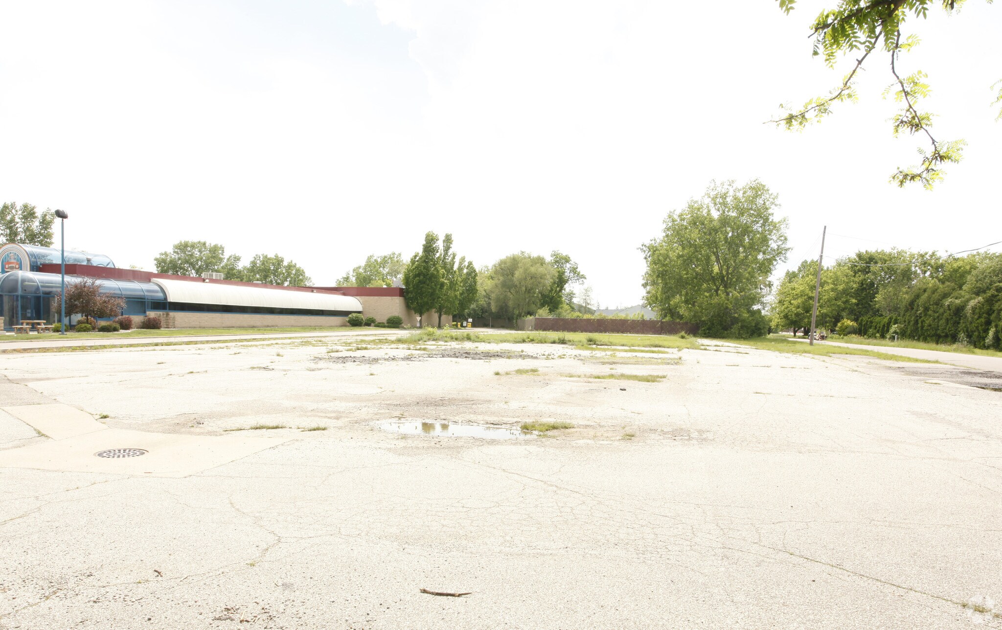 600 S Center Rd, Flint, MI for sale Primary Photo- Image 1 of 1