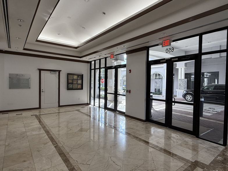 650 NE 22nd Ter, Homestead, FL for lease - Lobby - Image 2 of 13