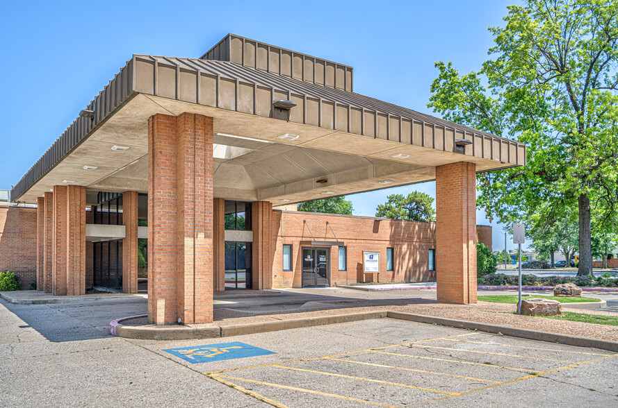 5950 E Admiral Pl, Tulsa, OK for sale - Building Photo - Image 3 of 45