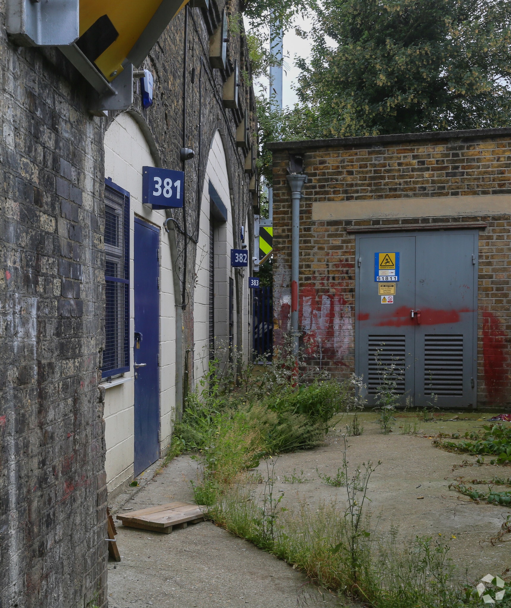 381-383 Strode Rd, London for sale Primary Photo- Image 1 of 1