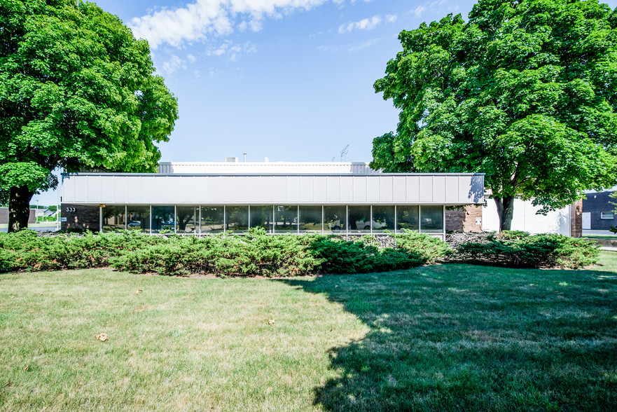 333 W Washington Blvd, Mundelein, IL for lease - Building Photo - Image 3 of 12