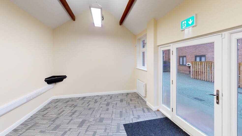 Netherstowe, Lichfield for lease - Interior Photo - Image 2 of 6