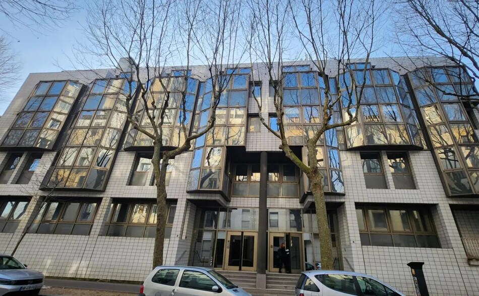 Office in Boulogne-Billancourt for lease - Building Photo - Image 1 of 7