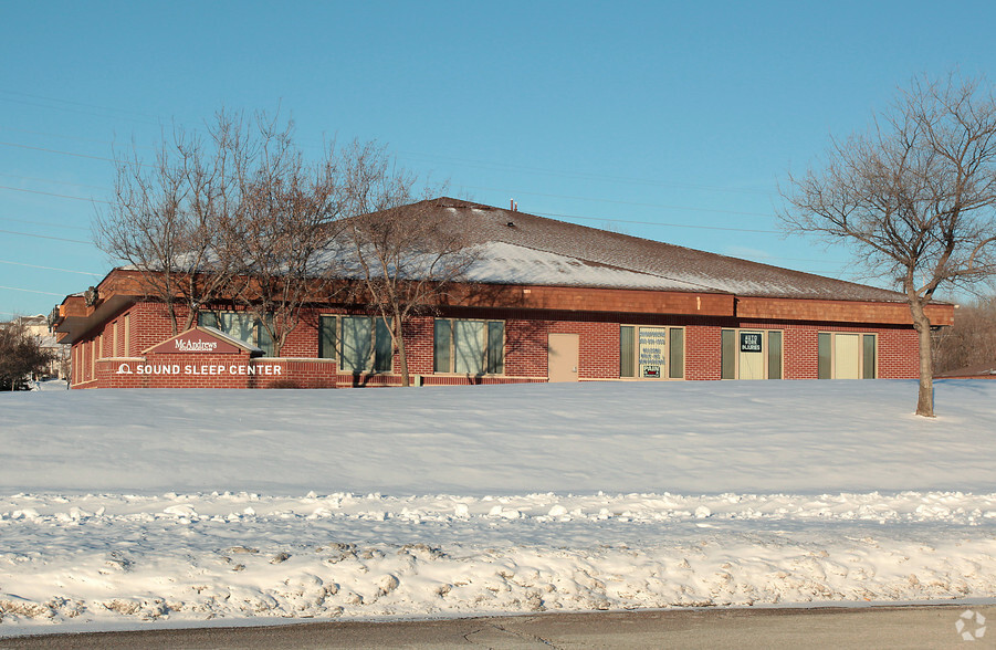 13786 Frontier Ct, Burnsville, MN for lease - Primary Photo - Image 1 of 14