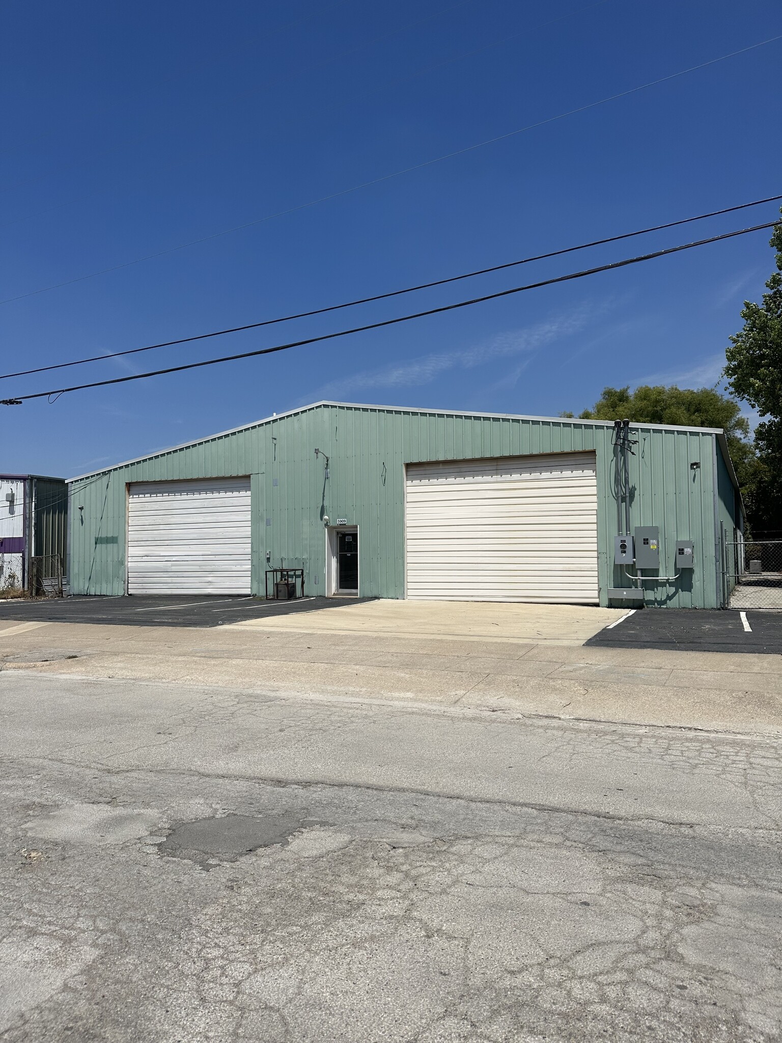 5909 Eden Dr, Haltom City, TX for lease Building Photo- Image 1 of 10