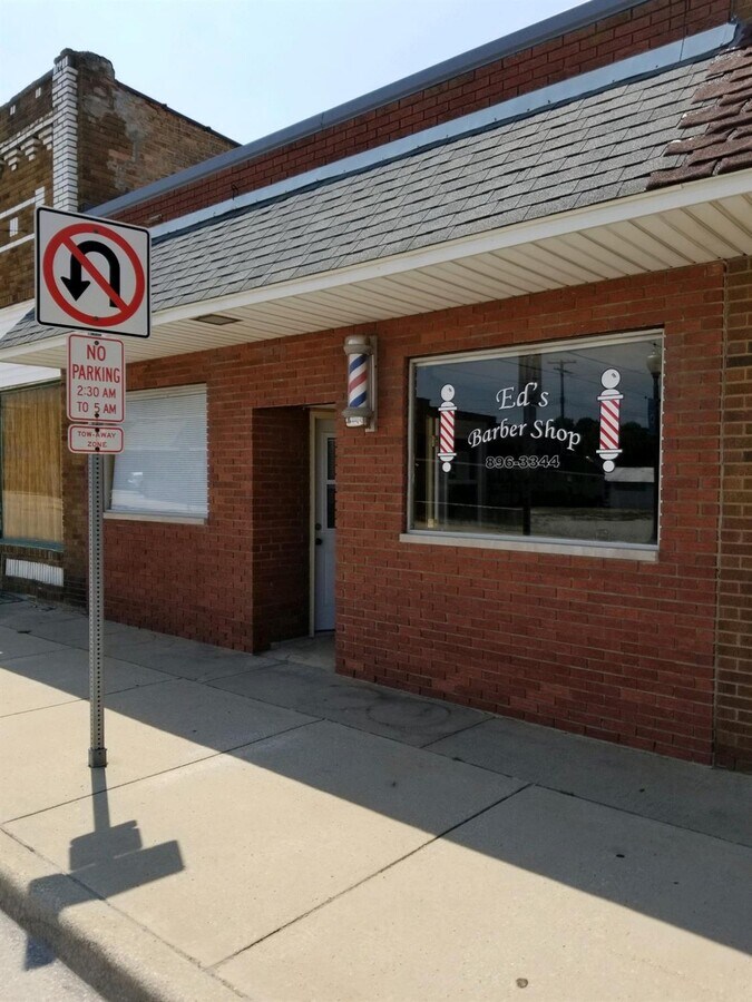 210 Lane St, North Judson, IN 46366