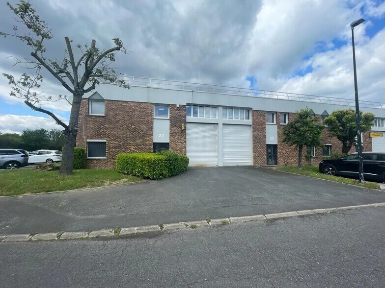 Flex in Lisses for sale - Building Photo - Image 1 of 8