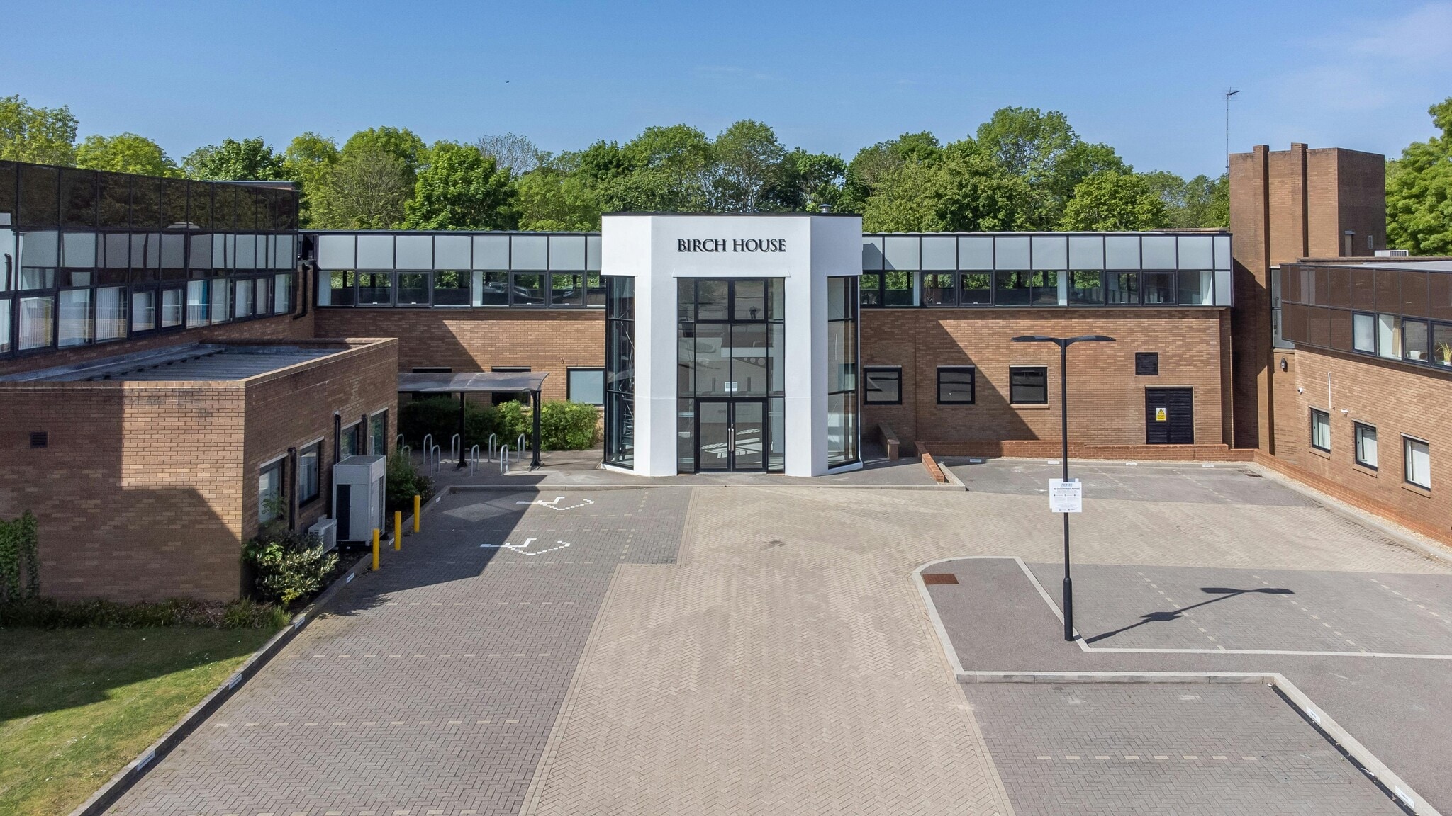 Breckland, Milton Keynes for lease Building Photo- Image 1 of 8