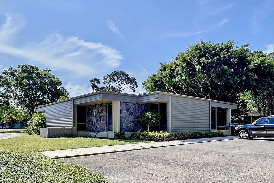 1960 Bayshore Blvd, Dunedin, FL 34698