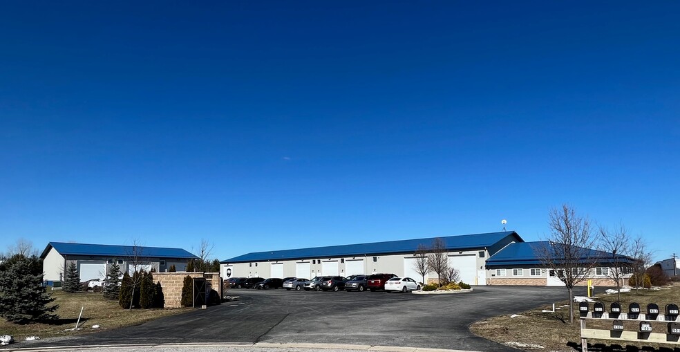 4501 Airport Dr, Valparaiso, IN for lease - Building Photo - Image 1 of 1