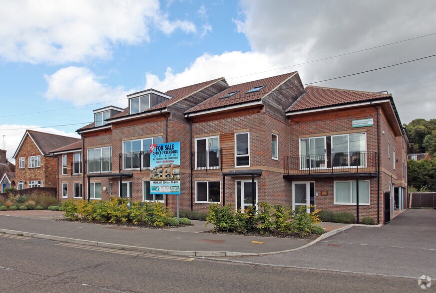 17 Asheridge Rd, Chesham, HP5 2PY