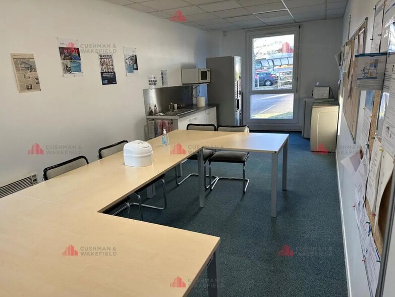 Office in Dijon for sale - Interior Photo - Image 2 of 6