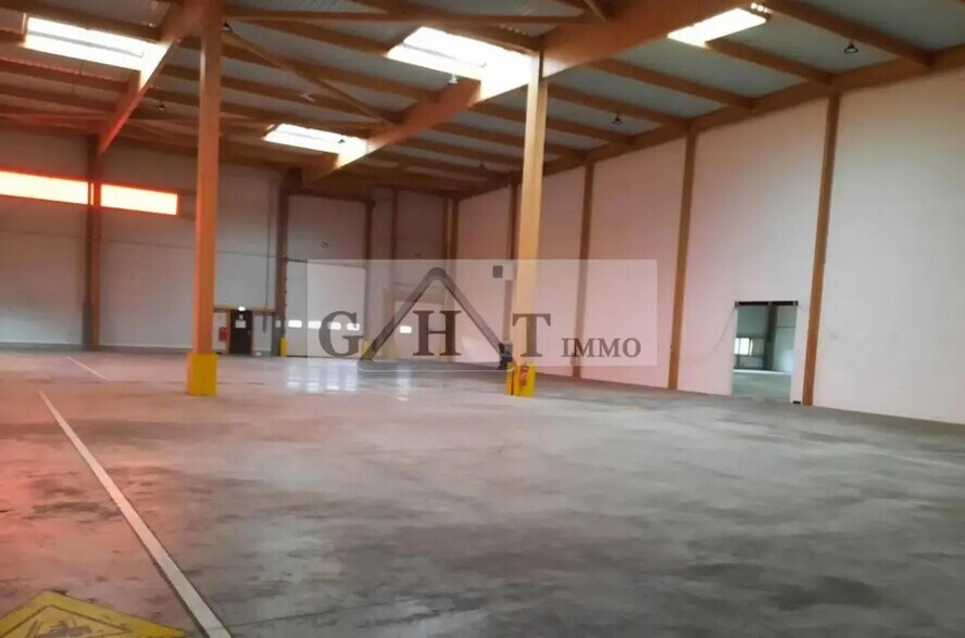 Industrial in Brie-Comte-Robert for lease - Building Photo - Image 3 of 8